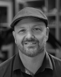 Dr Andrew Howells